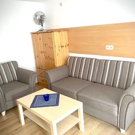 מלון Alt-emder Buergerhaus 3*