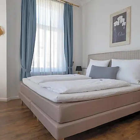 Alt-emder Buergerhaus 3*