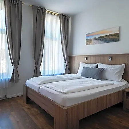Alt-emder Buergerhaus 3* إمدن