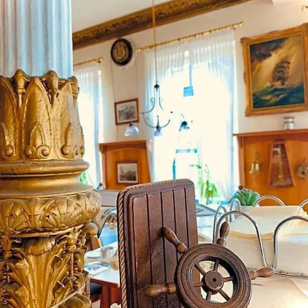 Alt-emder Buergerhaus 3* Έμντεν